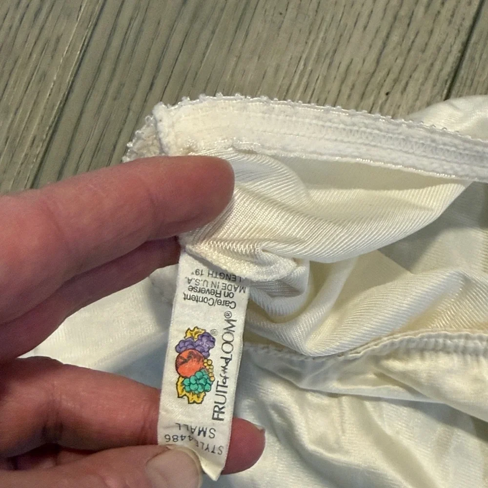 Junior size small slip in good used condition - Picture 2 of 3